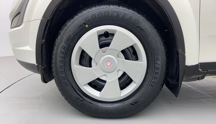 2018 Mahindra XUV500 W7 FWD, Diesel, Manual, 39,584 km, Left FrontWheel