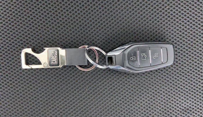 2018 Mahindra XUV500 W7 FWD, Diesel, Manual, 39,584 km, Key Close up