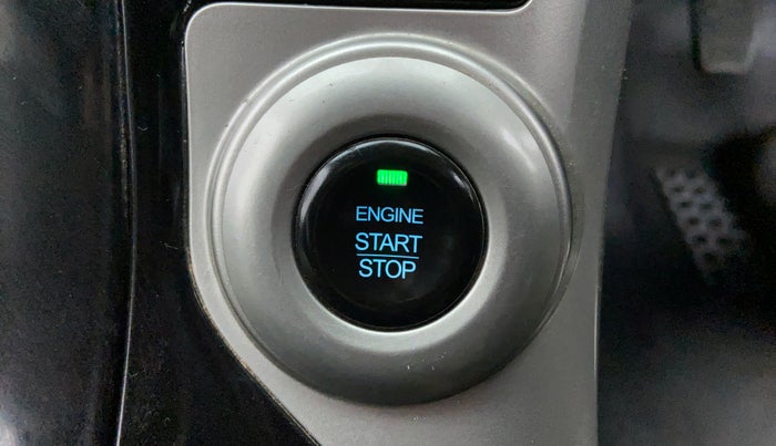 2018 Mahindra XUV500 W7 FWD, Diesel, Manual, 39,584 km, Push Start Button