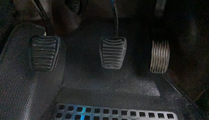 2018 Mahindra XUV500 W7 FWD, Diesel, Manual, 39,584 km, Pedals