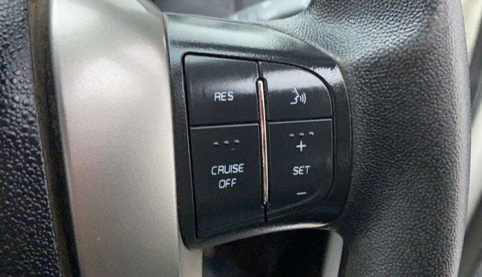 2018 Mahindra XUV500 W7 FWD, Diesel, Manual, 39,584 km, Cruise Control