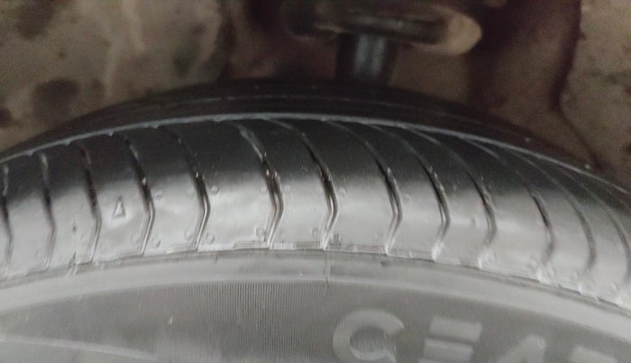 2021 MG HECTOR SHARP HYBRID 1.5 PETROL, Petrol, Manual, 45,105 km, Left Front Tyre Tread