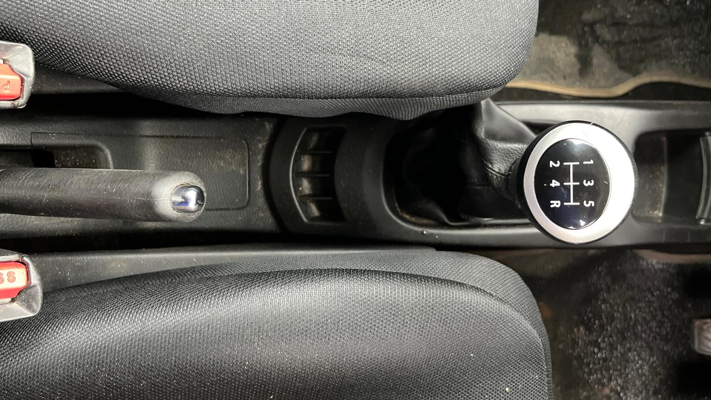 2018 Maruti Wagon R 1.0 VXI+, Petrol, Manual, 23,045 km, Gear Lever