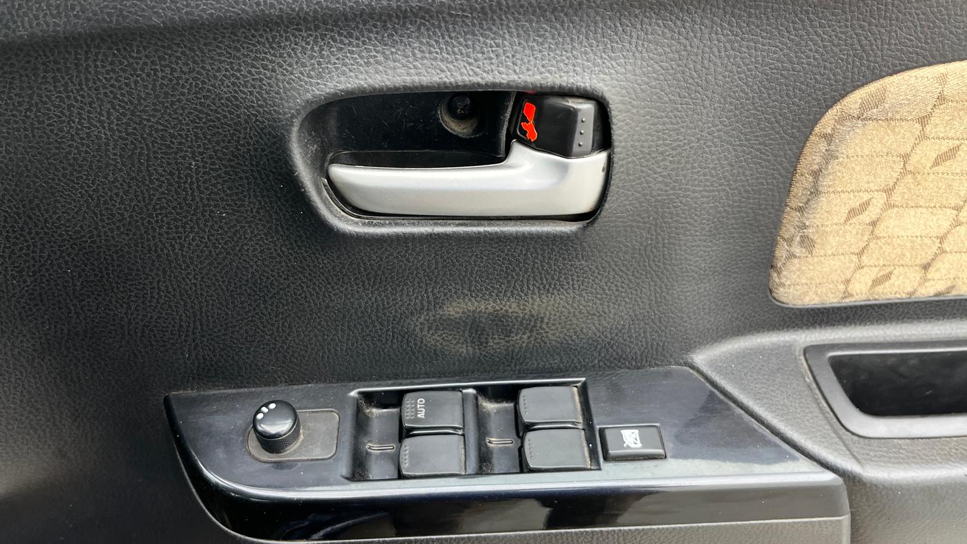 2018 Maruti Wagon R 1.0 VXI+, Petrol, Manual, 23,045 km, Driver Side Door Panels Control