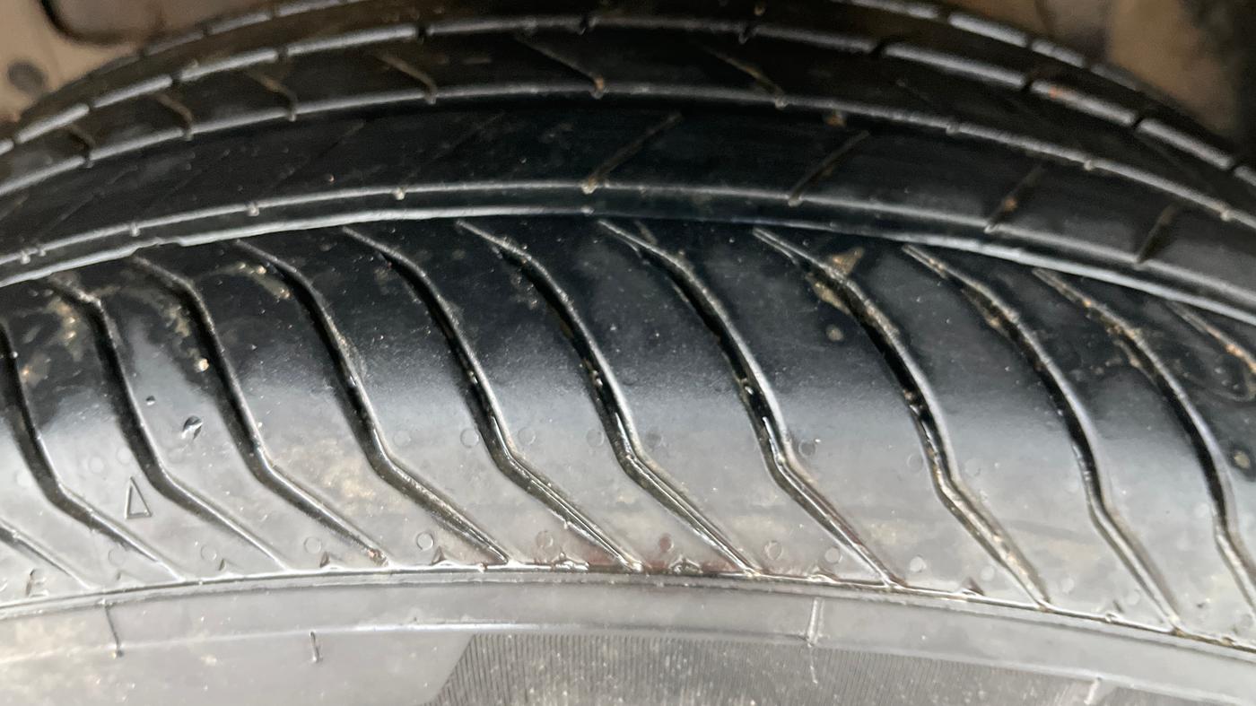 2022 Maruti Vitara Brezza ZXI PLUS, Petrol, Manual, 1,27,248 km, Left Front Tyre Tread