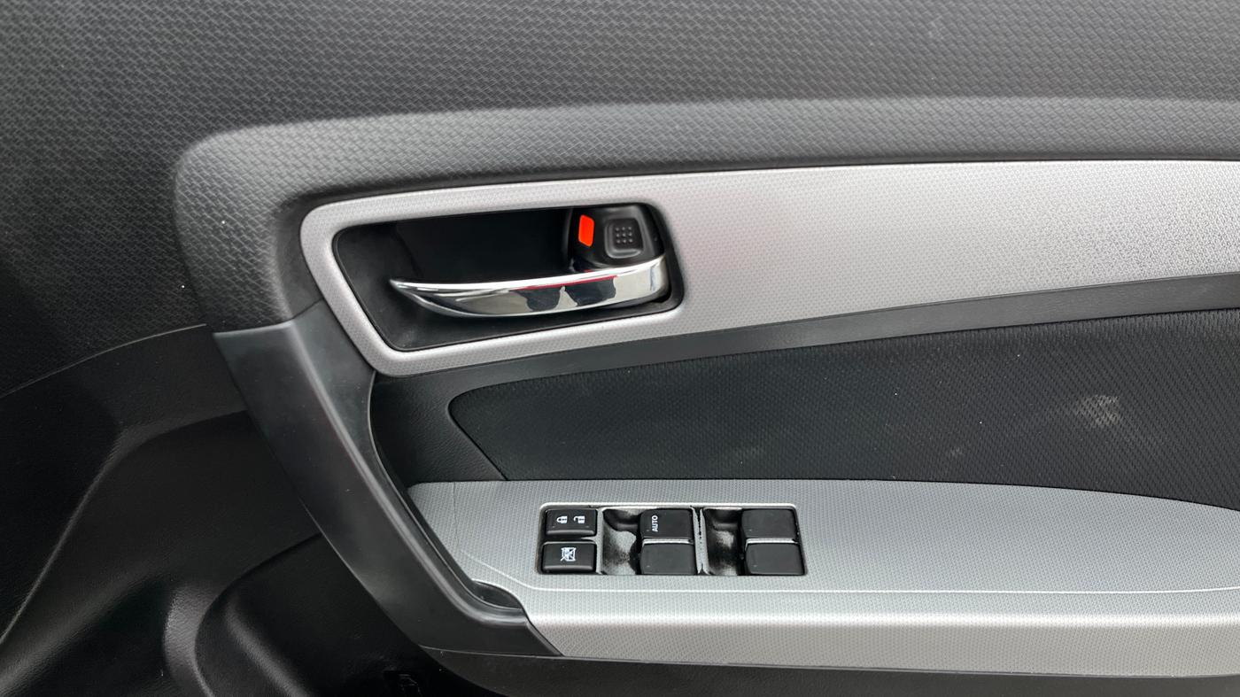 2022 Maruti Vitara Brezza ZXI PLUS, Petrol, Manual, 1,27,248 km, Driver Side Door Panels Control