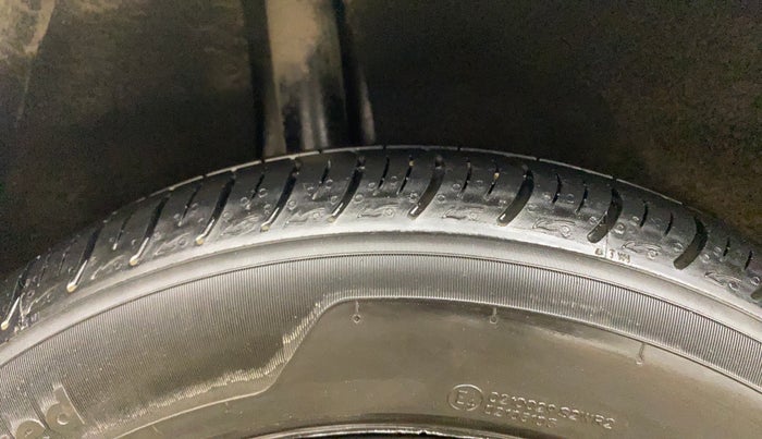 2017 Maruti Baleno DELTA PETROL 1.2, Petrol, Manual, 98,117 km, Right Rear Tyre Tread