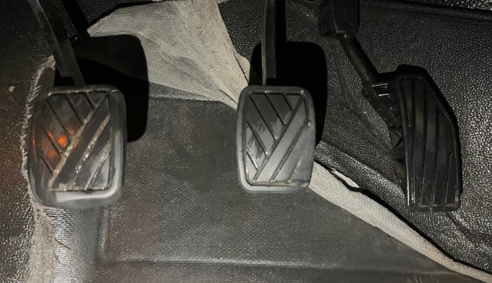 2021 Maruti Baleno ZETA PETROL 1.2, CNG, Manual, 61,943 km, Pedals