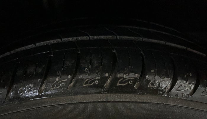 2021 Maruti Baleno ZETA PETROL 1.2, CNG, Manual, 61,943 km, Right Rear Tyre Tread