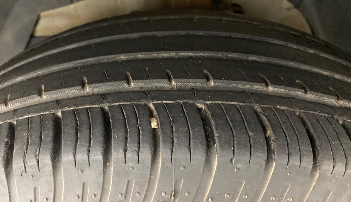 2017 Mahindra XUV500 W6 4X2, Diesel, Manual, 21,818 km, Left Front Tyre Tread