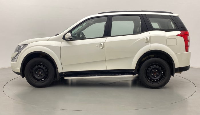 2017 Mahindra XUV500 W6 4X2, Diesel, Manual, 21,818 km, Left Side