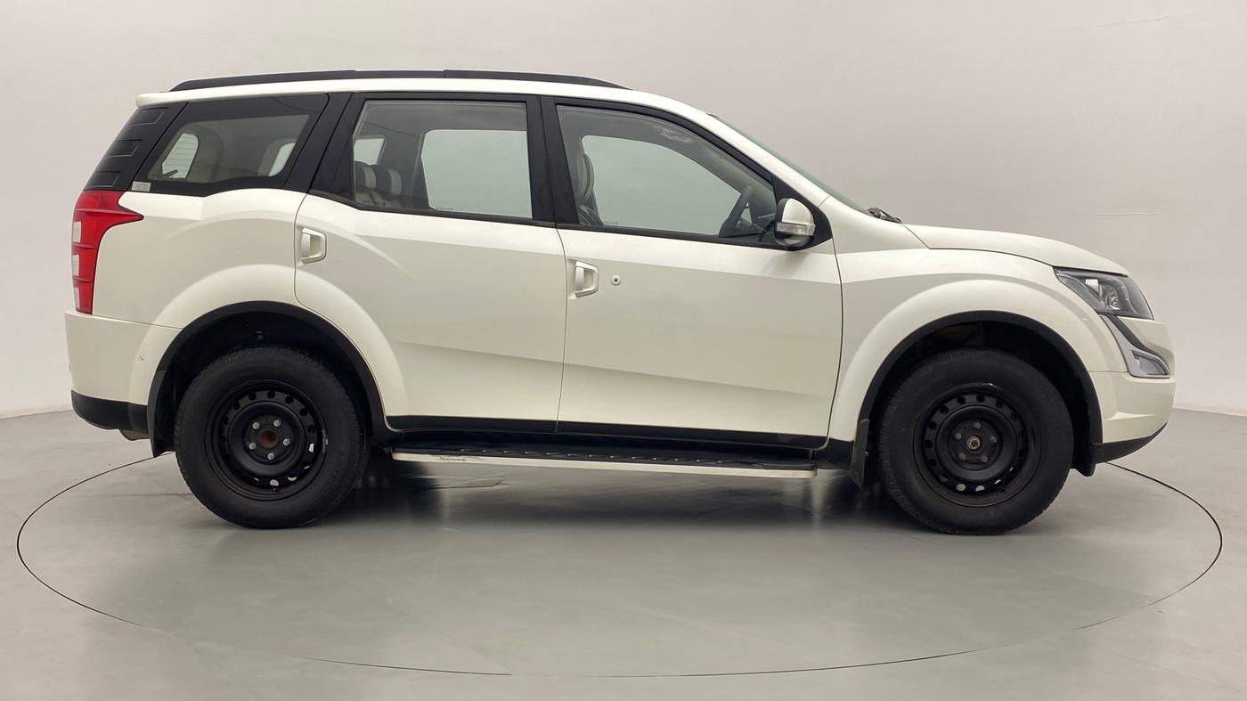 2017 Mahindra XUV500 W6 4X2, Diesel, Manual, 21,818 km, Right Side View