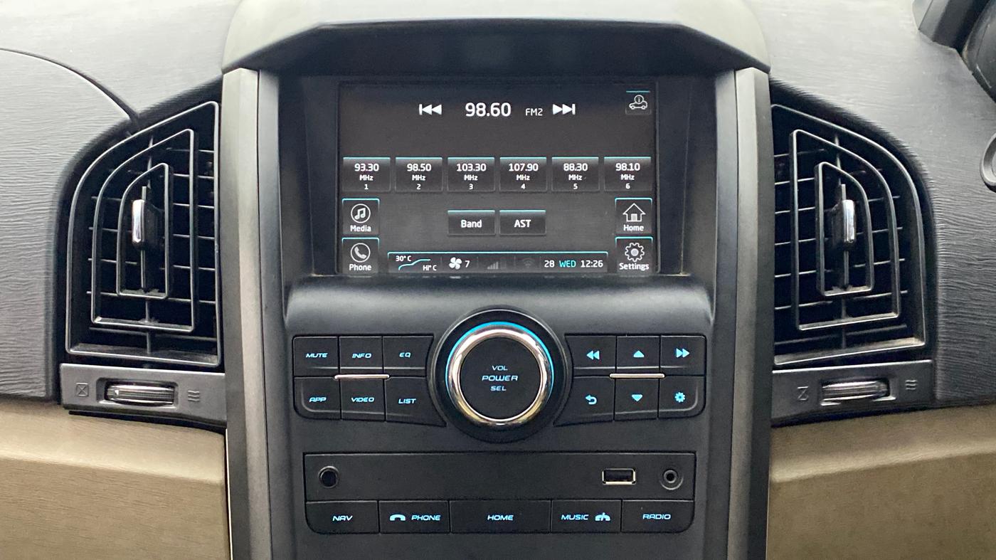 2017 Mahindra XUV500 W6 4X2, Diesel, Manual, 21,818 km, Infotainment System