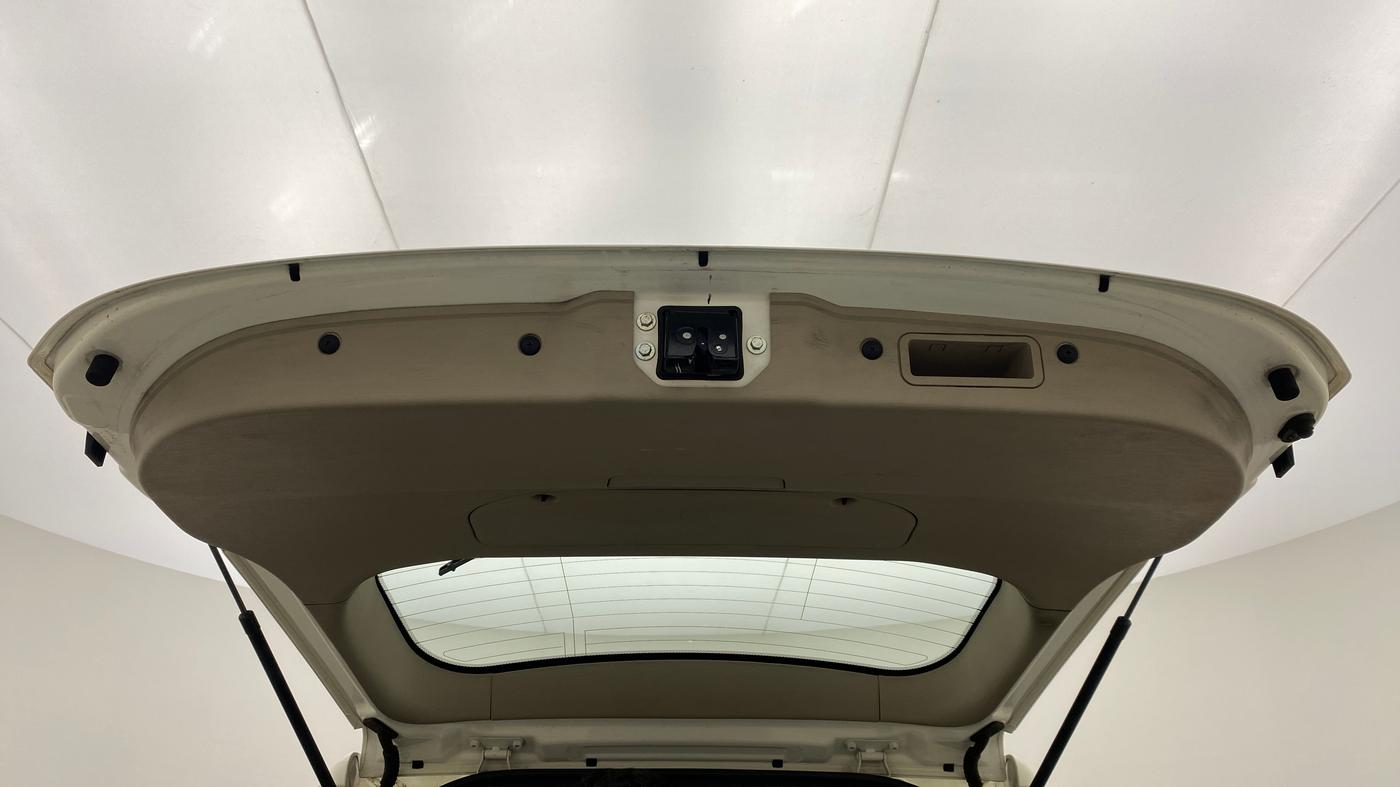 2017 Mahindra XUV500 W6 4X2, Diesel, Manual, 21,818 km, Boot Door Open