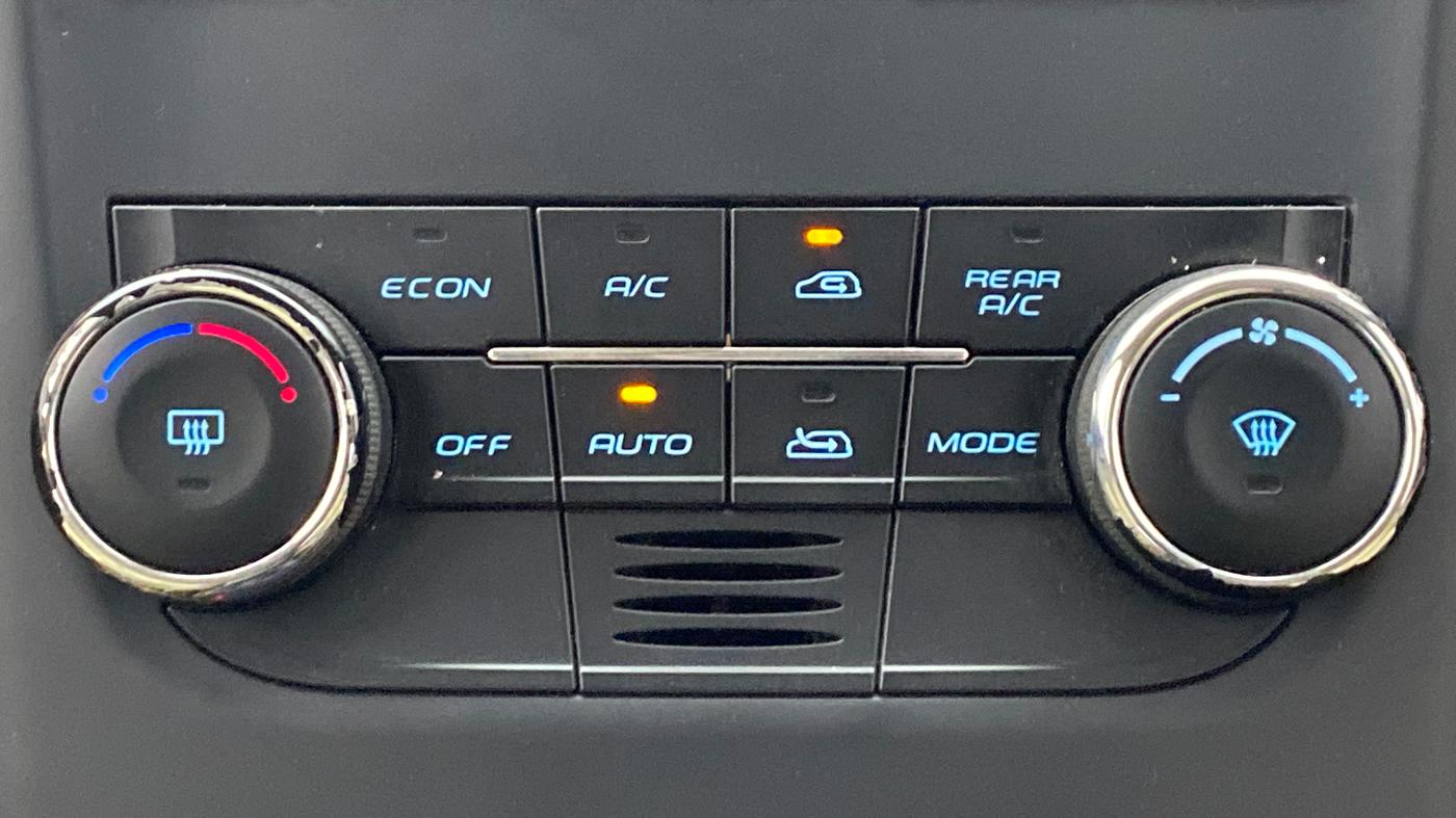 2017 Mahindra XUV500 W6 4X2, Diesel, Manual, 21,818 km, Automatic Climate Control