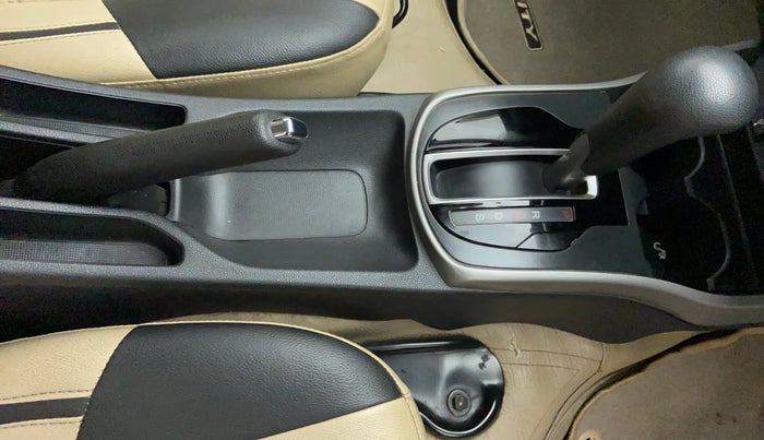 2018 Honda City V CVT, Petrol, Automatic, 35,680 km, Gear Lever