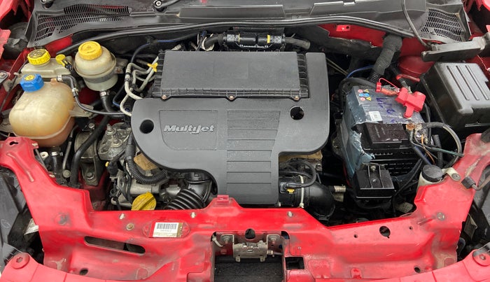 2015 Fiat Punto EVO EMOTION 1.3 MULTIJET, Diesel, Manual, 1,12,267 km, Open Bonet