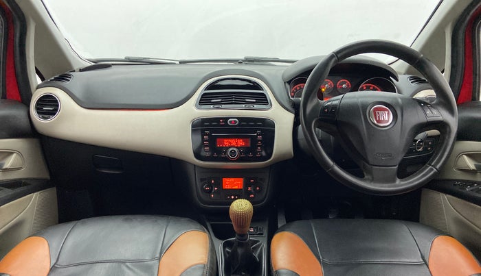 2015 Fiat Punto EVO EMOTION 1.3 MULTIJET, Diesel, Manual, 1,12,267 km, Dashboard