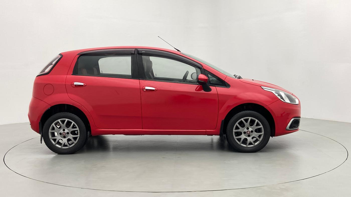 2015 Fiat Punto EVO EMOTION 1.3 MULTIJET, Diesel, Manual, 1,12,267 km, Right Side View