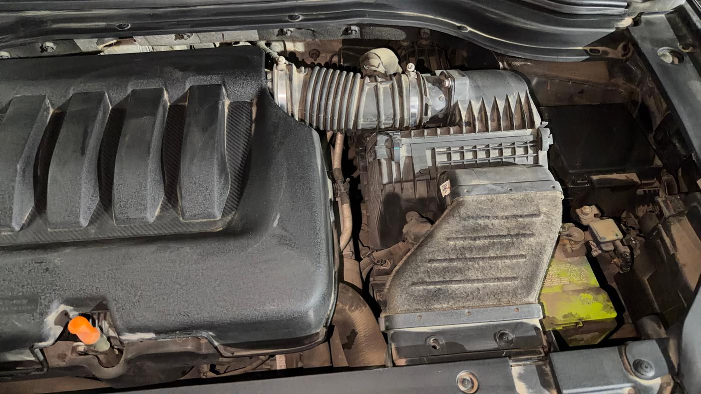 2022 Mahindra XUV700 AX 7 P AT 7 STR, Petrol, Automatic, 79,799 km, Engine View - Left