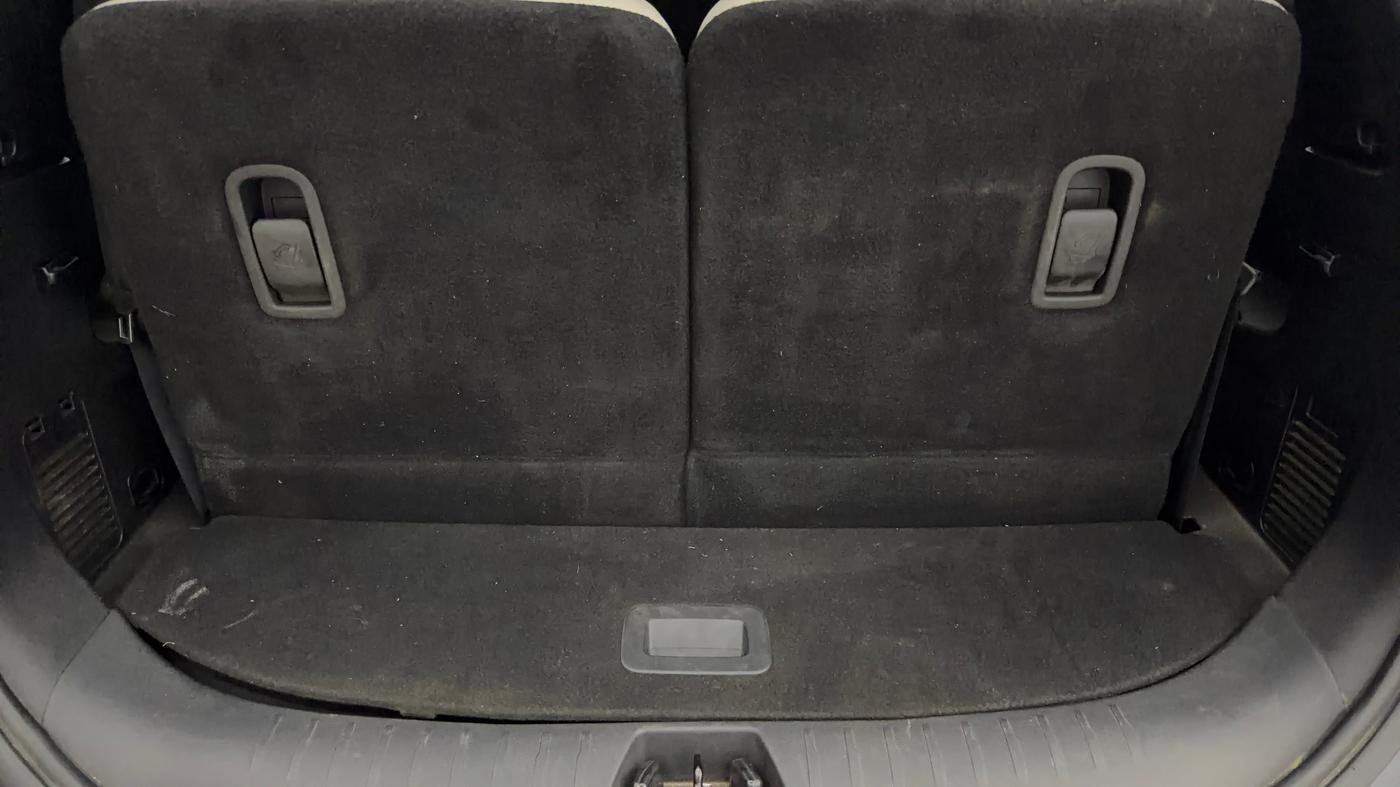 2022 Mahindra XUV700 AX 7 P AT 7 STR, Petrol, Automatic, 79,799 km, Boot Inside