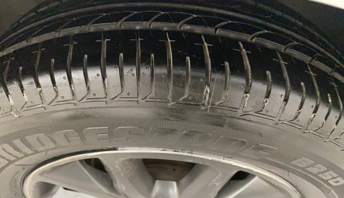 2018 Hyundai Elite i20 ASTA 1.2  CVT, Petrol, Automatic, 70,908 km, Right Front Tyre Tread