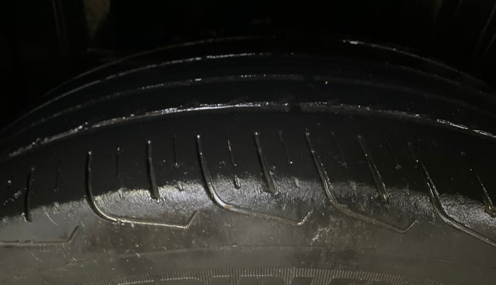 2023 Maruti FRONX DELTA PLUS 1.2MT, Petrol, Manual, 40,909 km, Right Rear Tyre Tread