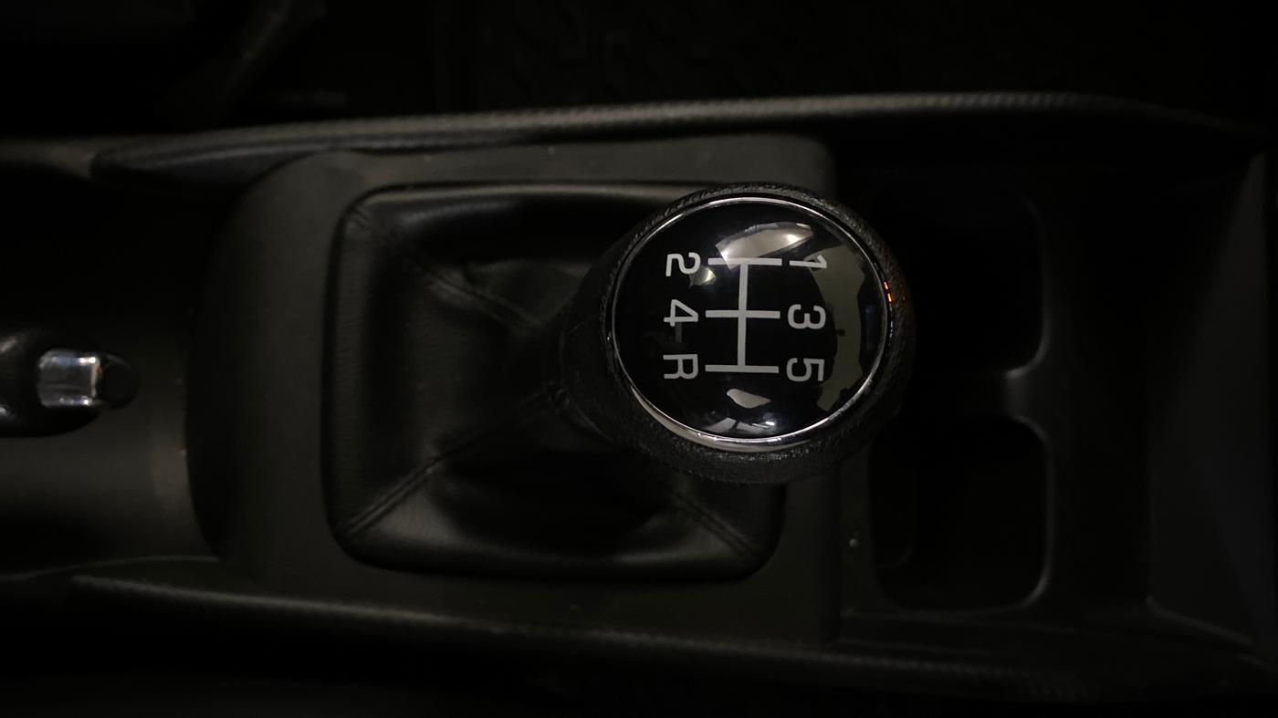 2023 Maruti FRONX DELTA PLUS 1.2MT, Petrol, Manual, 40,909 km, Gear Lever