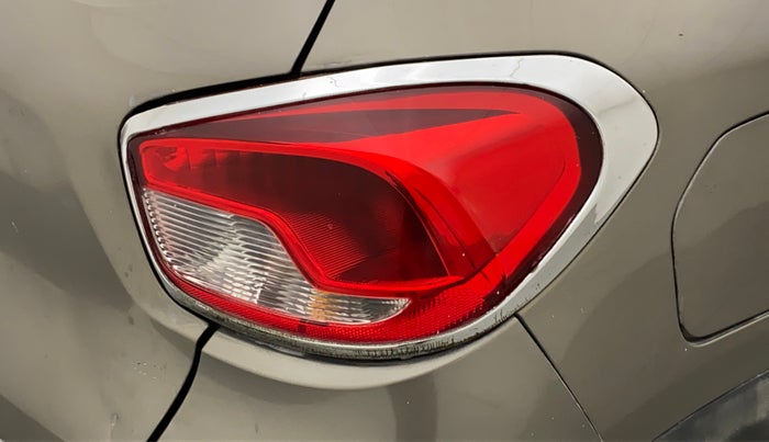 2016 Renault Kwid RXT 0.8 (O), Petrol, Manual, 90,523 km, Right tail light - Chrome has minor damage