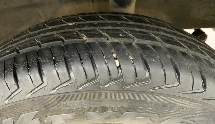 2016 Renault Kwid RXT 0.8 (O), Petrol, Manual, 90,523 km, Left Rear Tyre Tread