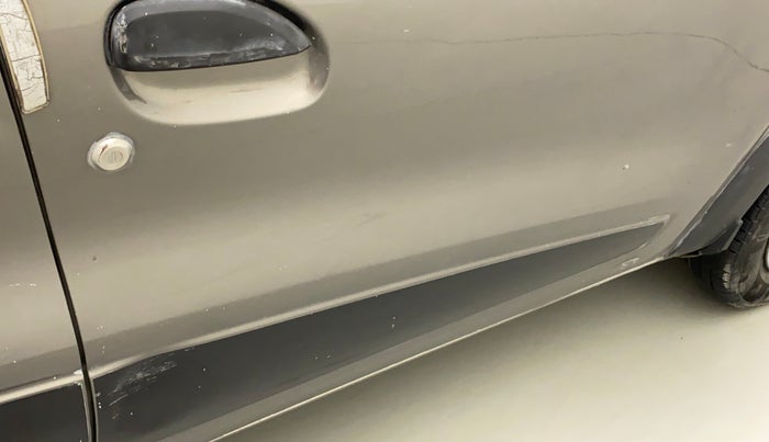 2016 Renault Kwid RXT 0.8 (O), Petrol, Manual, 90,523 km, Driver-side door - Minor scratches