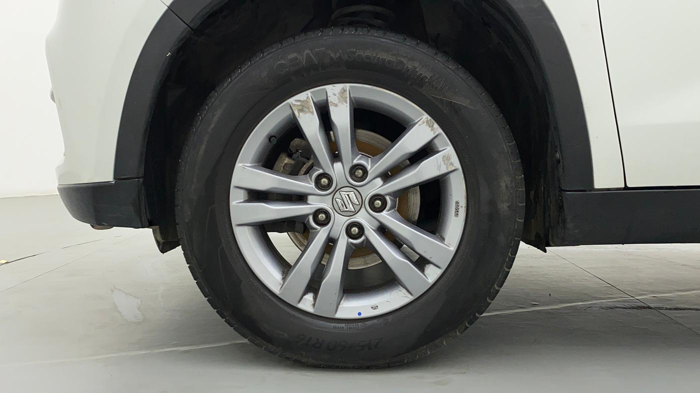 2017 Maruti Vitara Brezza ZDI, Diesel, Manual, 94,876 km, Left Front Wheel