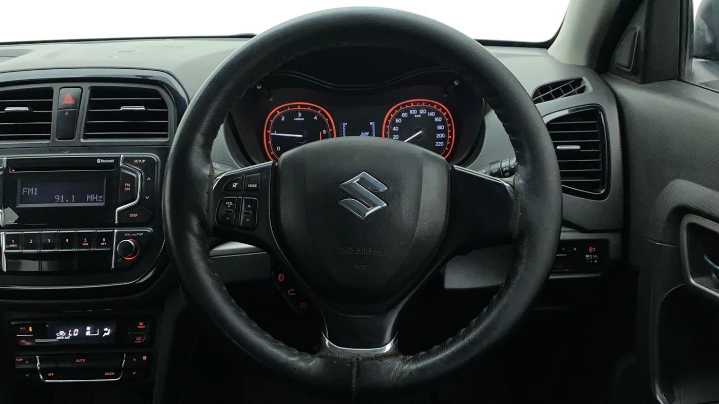 2017 Maruti Vitara Brezza ZDI, Diesel, Manual, 94,876 km, Steering Wheel Close Up