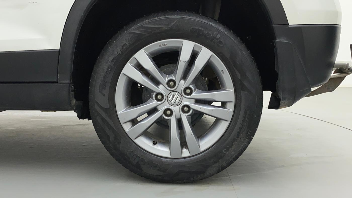 2017 Maruti Vitara Brezza ZDI, Diesel, Manual, 94,876 km, Left Rear Wheel