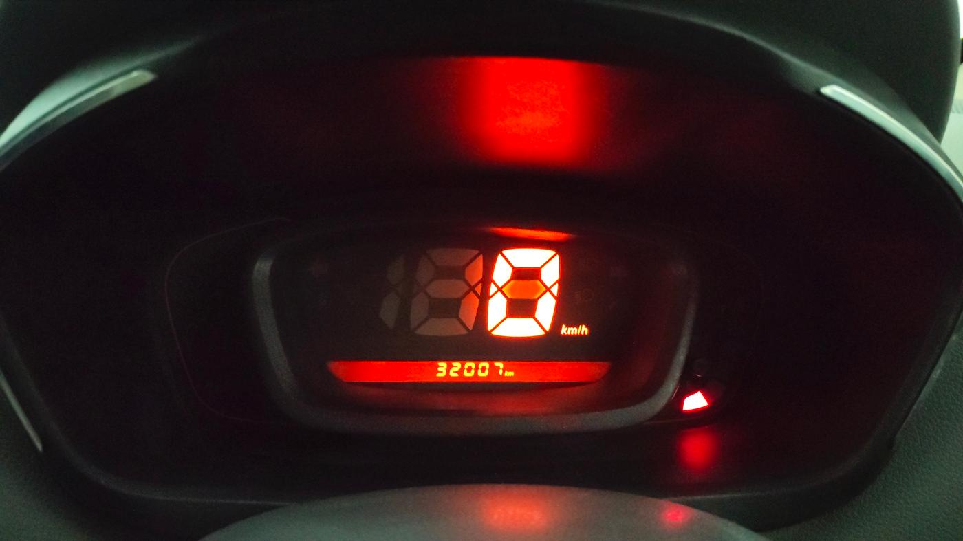 2016 Renault Kwid RXT 1.0, Petrol, Manual, 31,993 km, Odometer Image