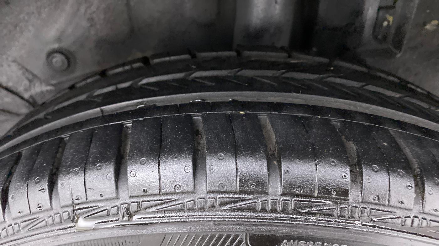 2013 Toyota Etios G, Petrol, Manual, 75,626 km, Left Rear Tyre Tread