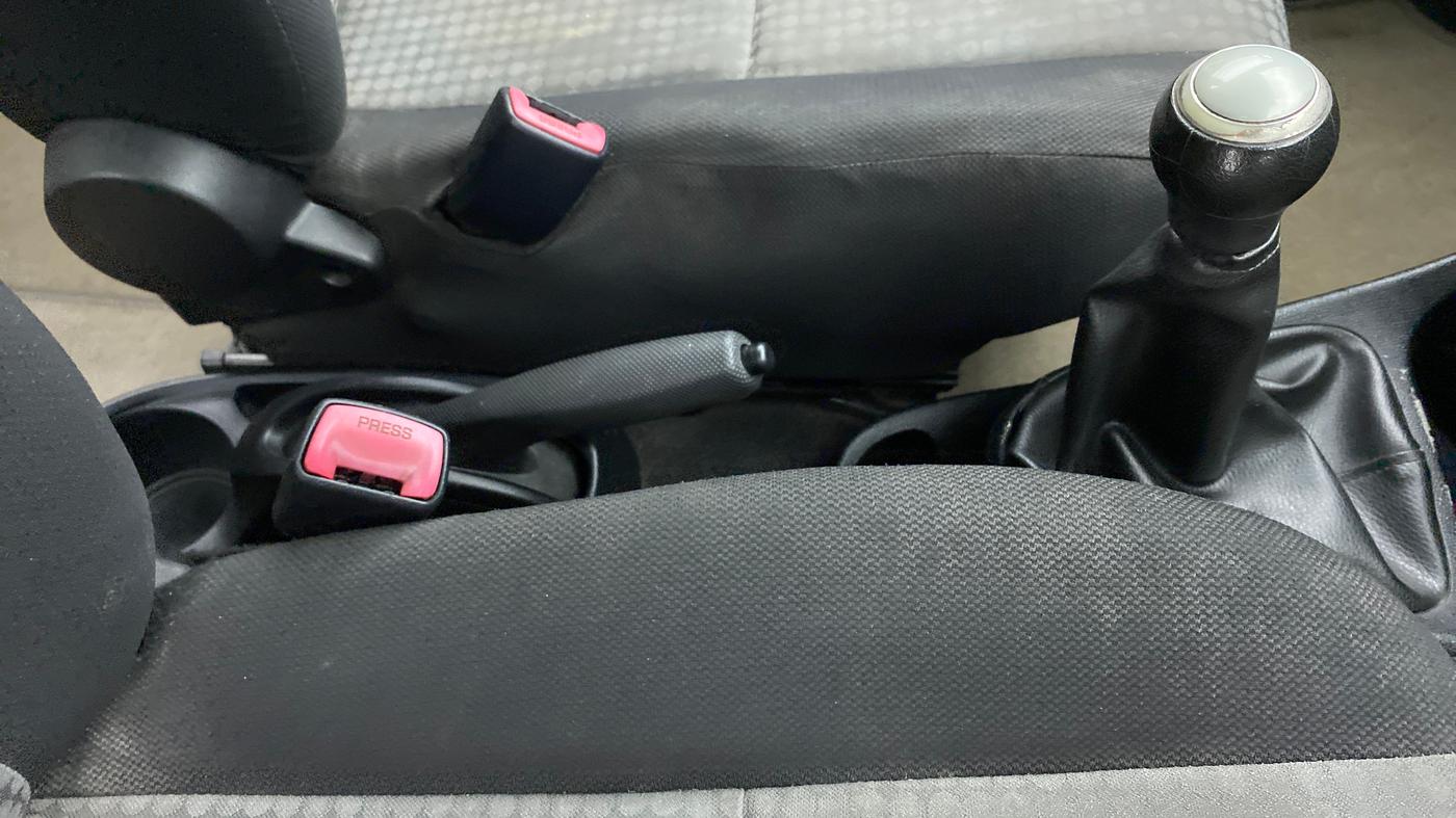 2013 Toyota Etios G, Petrol, Manual, 75,626 km, Gear Lever