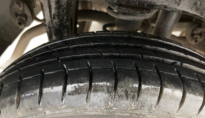 2015 Maruti Alto 800 LXI, Petrol, Manual, 66,614 km, Right Rear Tyre Tread