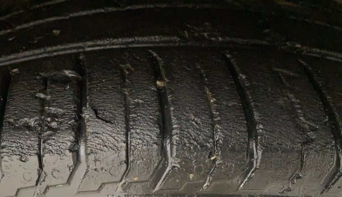 2021 Hyundai NEW I20 Asta 1.0 GDI Turbo IMT, Petrol, Manual, 71,679 km, Right Front Tyre Tread