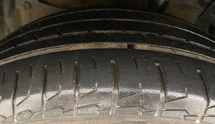 2020 Maruti S Cross ALPHA AT1.5, Petrol, Automatic, 25,099 km, Left Front Tyre Tread