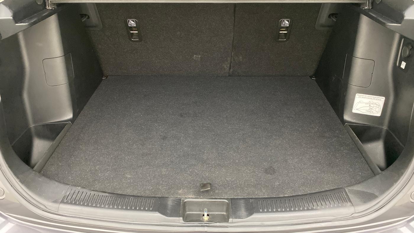 2020 Maruti S Cross ALPHA AT1.5, Petrol, Automatic, 25,099 km, Boot Inside