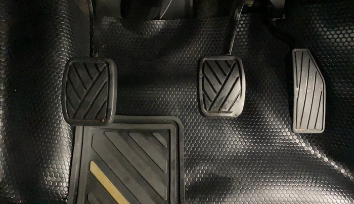 2022 Maruti IGNIS SIGMA 1.2, Petrol, Manual, 38,326 km, Pedals