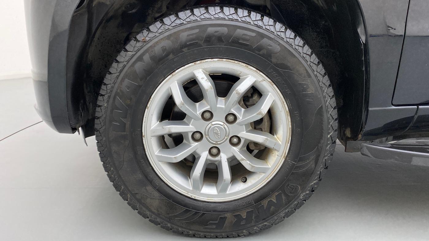 2016 Mahindra TUV300 T8, Diesel, Manual, 59,209 km, Left Front Wheel