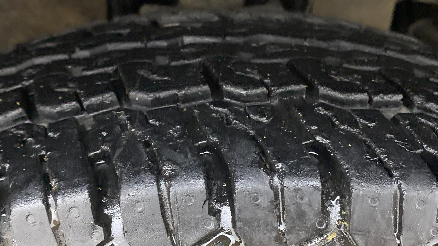 2016 Mahindra TUV300 T8, Diesel, Manual, 59,209 km, Right Front Tyre Tread