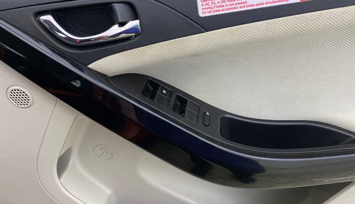 2023 Tata NEXON XZA PLUS SUNROOF PETROL, Petrol, Automatic, 36,371 km, Driver Side Door Panels Control