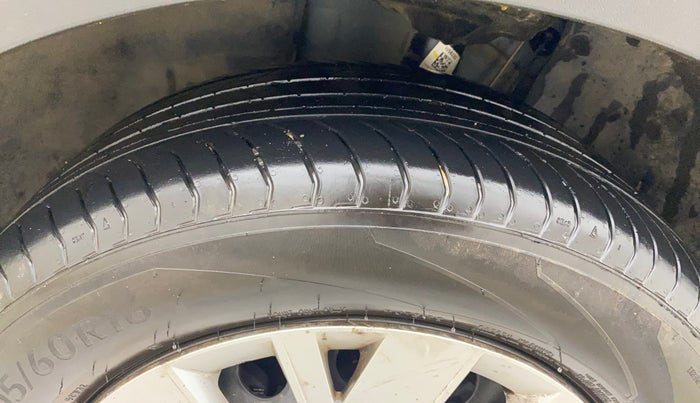 2025 Volkswagen TAIGUN COMFORTLINE 1.0 TSI MT, Petrol, Manual, 12,659 km, Left Front Tyre Tread