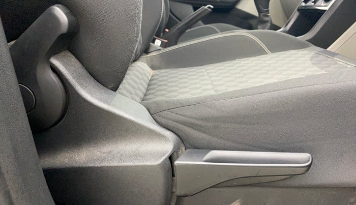 2025 Volkswagen TAIGUN COMFORTLINE 1.0 TSI MT, Petrol, Manual, 12,659 km, Driver Side Adjustment Panel