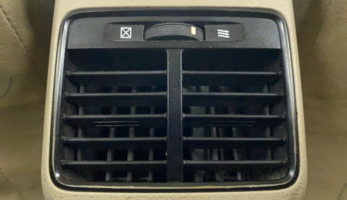 2016 Maruti Ciaz VXI PLUS, CNG, Manual, 83,441 km, Rear AC Vents