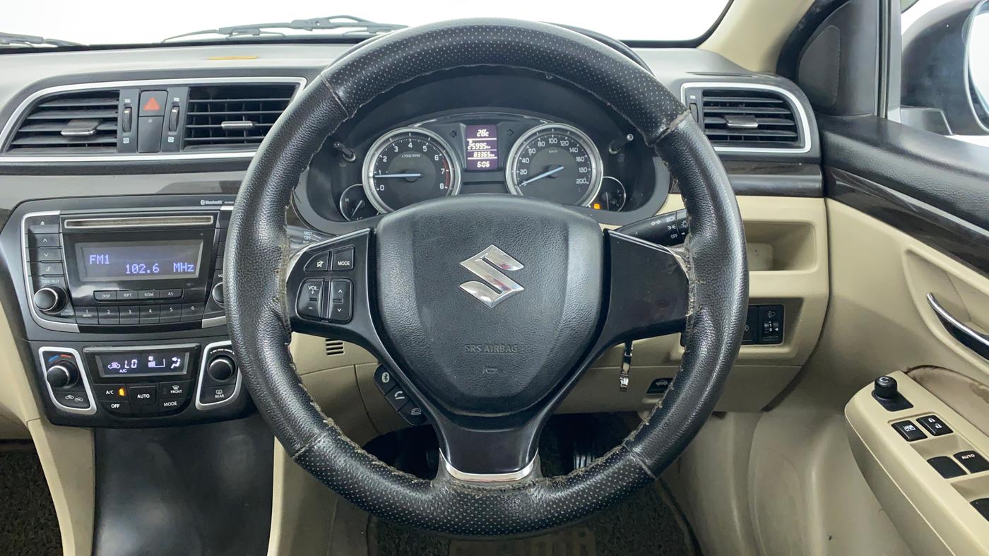 2016 Maruti Ciaz VXI PLUS, CNG, Manual, 83,441 km, Steering Wheel Close Up