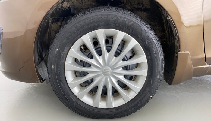 2016 Maruti Ciaz VXI PLUS, CNG, Manual, 83,441 km, Left Front Wheel